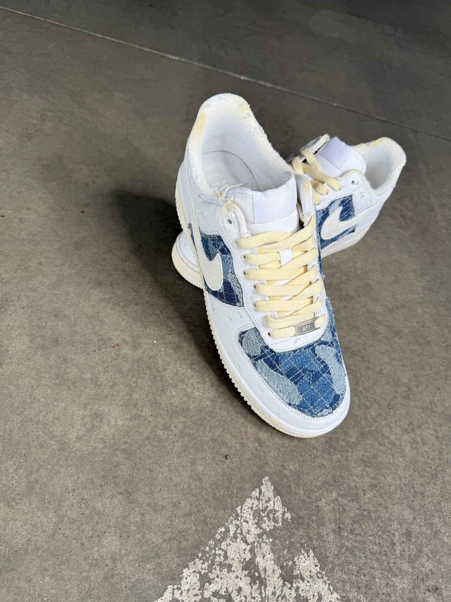 NIKE AIR FORCE 1 JEANS KRÉM